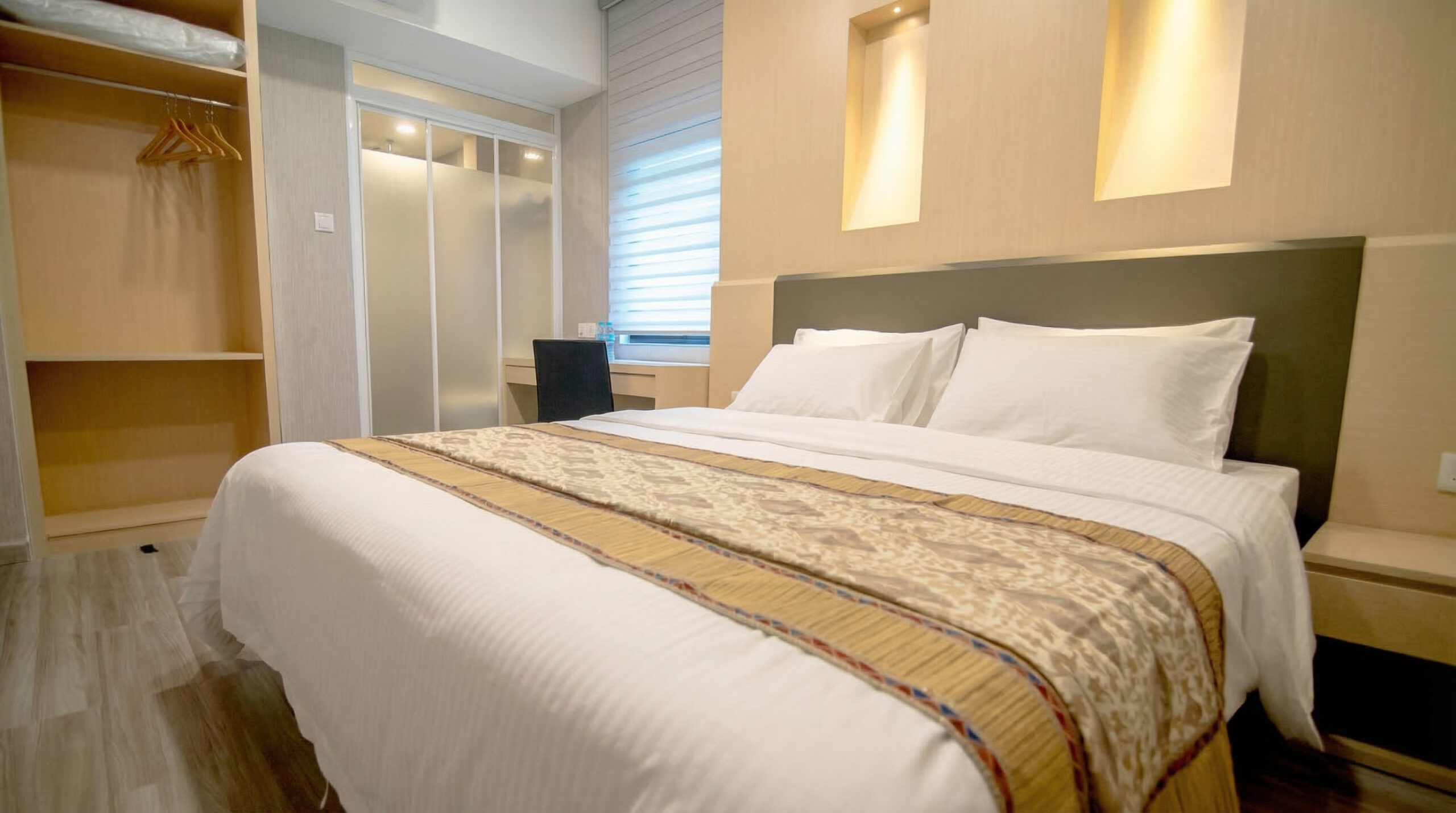 Deluxe King Room